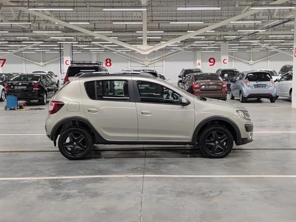 Renault Sandero II с пробегом 2017 года, цена 1 345 000 рублей, 82588 км, хэтчбек, Автокод Объявления