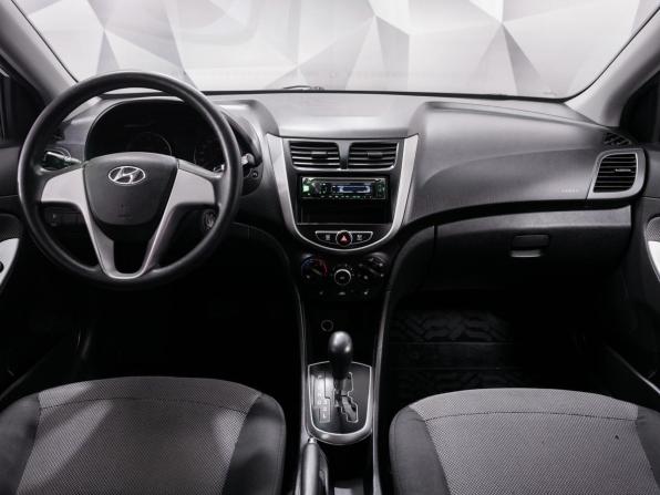 Hyundai Solaris I с пробегом 2014 года, цена 695 000 рублей, 268000 км, седан, Автокод Объявления