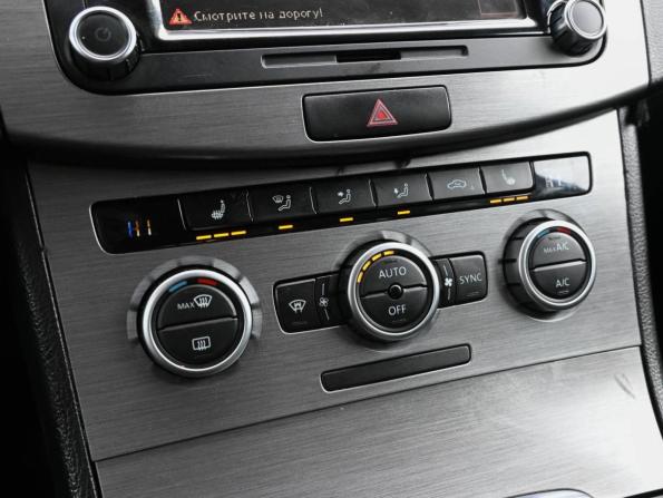 Volkswagen Passat B7 с пробегом 2012 года, цена 999 000 рублей, 244257 км, седан, Автокод Объявления
