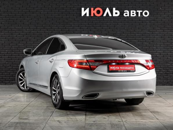 Hyundai Grandeur V с пробегом 2012 года, цена 1 370 000 рублей, 231871 км, седан, Автокод Объявления