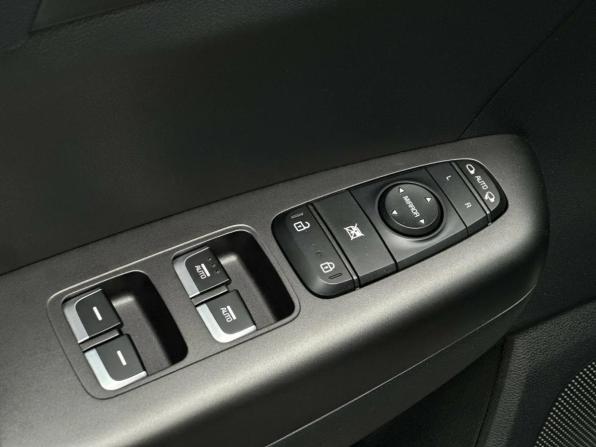 Kia Sportage IV Рестайлинг с пробегом 2019 года, цена 2 169 000 рублей, 52000 км, внедорожник, Автокод Объявления