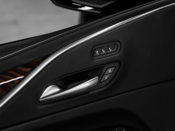 Cadillac Escalade V с пробегом 2022 года, цена 17 800 000 рублей, 42 км, внедорожник, Автокод Объявления