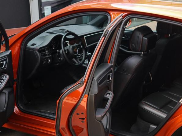 Porsche Macan I Рестайлинг 2 с пробегом 2022 года, цена 6 650 000 рублей, 81202 км, внедорожник, Автокод Объявления