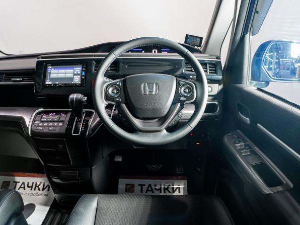 Honda Stepwgn V Рестайлинг с пробегом 2019 года, цена 2 270 000 рублей, 68600 км, минивэн, Автокод Объявления