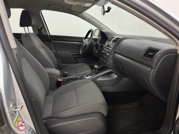 Volkswagen Jetta V с пробегом 2009 года, цена 890 000 рублей, 130341 км, седан, Автокод Объявления