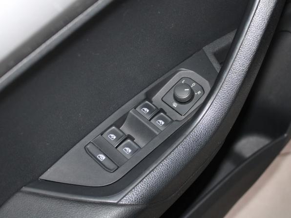 Skoda Karoq I с пробегом 2021 года, цена 2 369 900 рублей, 143942 км, внедорожник, Автокод Объявления
