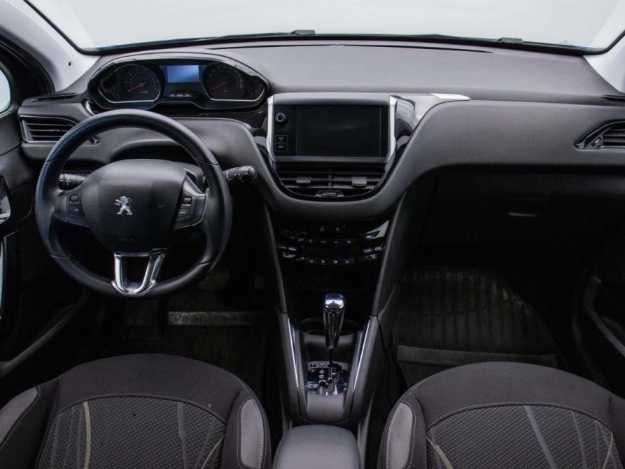 Peugeot 208 I Москва  - изображение 14