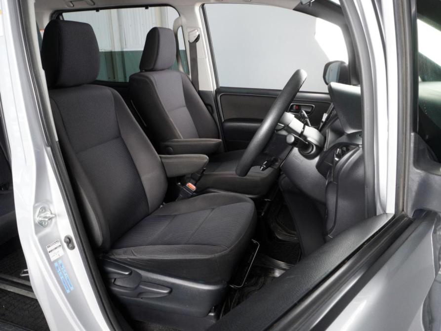 Toyota Voxy III (R80) Рестайлинг Минеральные Воды  - изображение 11