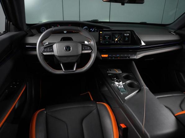 Changan UNI-V I с пробегом 2023 года, цена 2 485 000 рублей, 33327 км, лифтбек, Автокод Объявления
