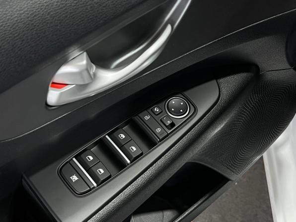 Kia K3 II (China Market) Рестайлинг с пробегом 2025 года, цена 2 490 000 рублей, 15 км, седан, Автокод Объявления