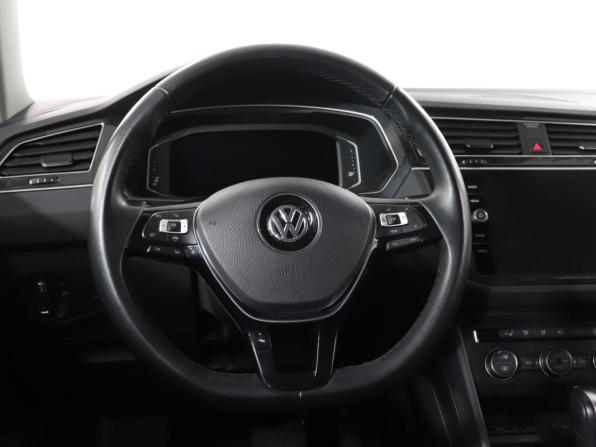 Volkswagen Tiguan II с пробегом 2020 года, цена 3 349 000 рублей, 72455 км, внедорожник, Автокод Объявления
