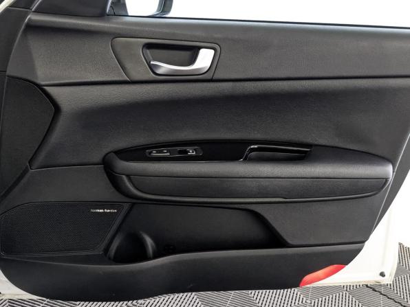 Kia Optima IV Рестайлинг с пробегом 2018 года, цена 2 070 000 рублей, 127244 км, седан, Автокод Объявления