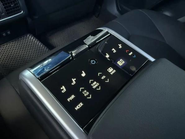 Toyota Camry VIII (XV70) с пробегом 2018 года, цена 2 990 000 рублей, 124350 км, седан, Автокод Объявления