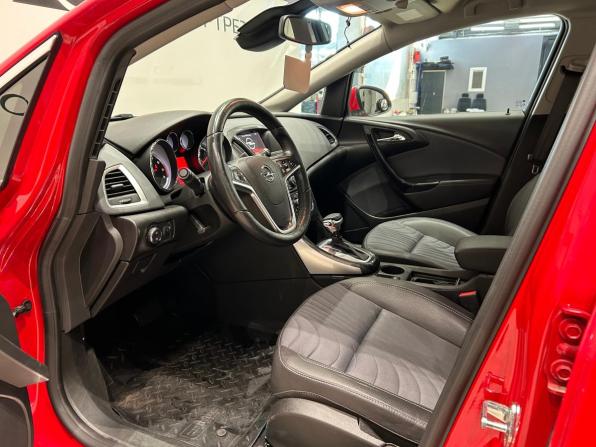 Opel Astra J Рестайлинг с пробегом 2015 года, цена 879 000 рублей, 115000 км, хэтчбек, Автокод Объявления