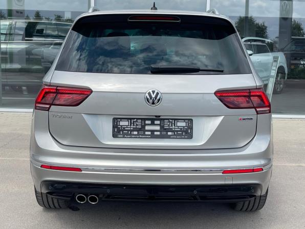 Volkswagen Tiguan II с пробегом 2019 года, цена 3 599 000 рублей, 62118 км, внедорожник, Автокод Объявления