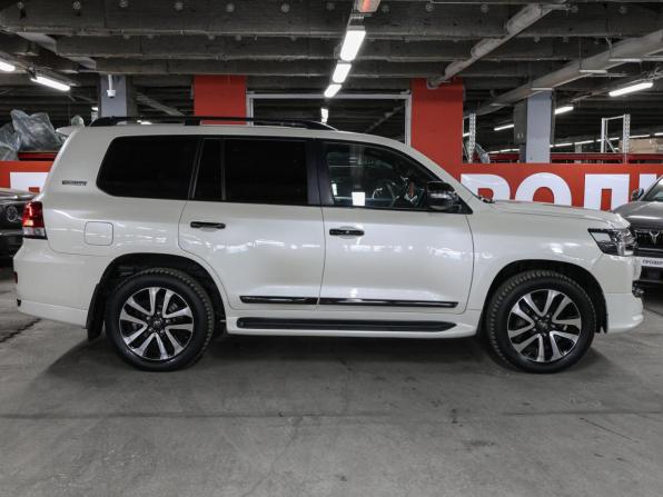 Toyota Land Cruiser 200 Series Рестайлинг 2 с пробегом 2018 года, цена 5 498 000 рублей, 181226 км, внедорожник, Автокод Объявления