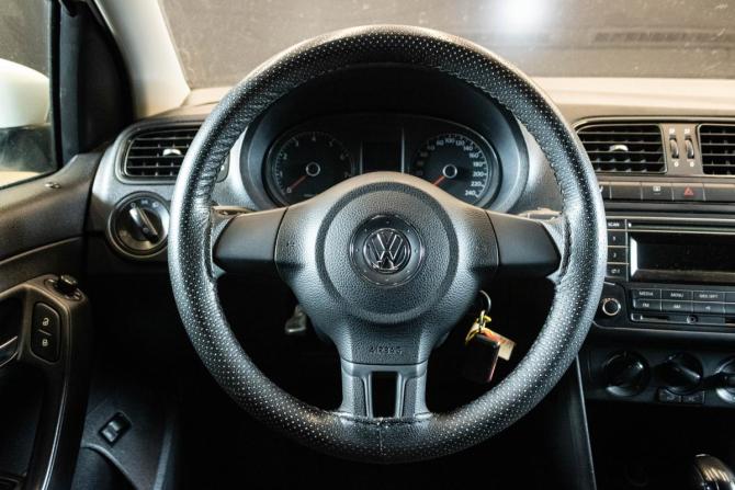 Volkswagen Polo V с пробегом 2014 года, цена 985 000 рублей, 196200 км, седан, Автокод Объявления