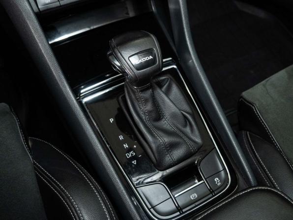 Skoda Karoq I с пробегом 2020 года, цена 2 358 000 рублей, 97582 км, внедорожник, Автокод Объявления