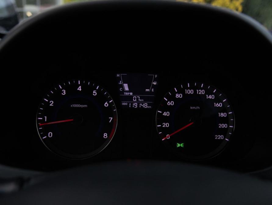 Hyundai Solaris I Москва  - изображение 9