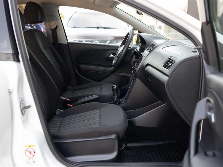 Volkswagen Polo V Рестайлинг Новосибирск  - изображение 18