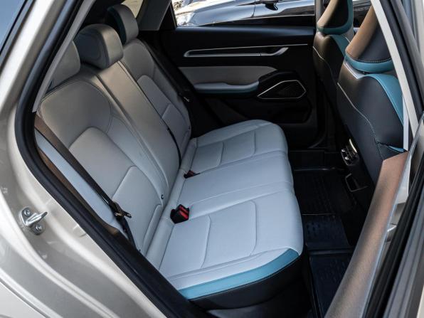 Geely Emgrand II с пробегом 2023 года, цена 1 715 000 рублей, 5913 км, седан, Автокод Объявления