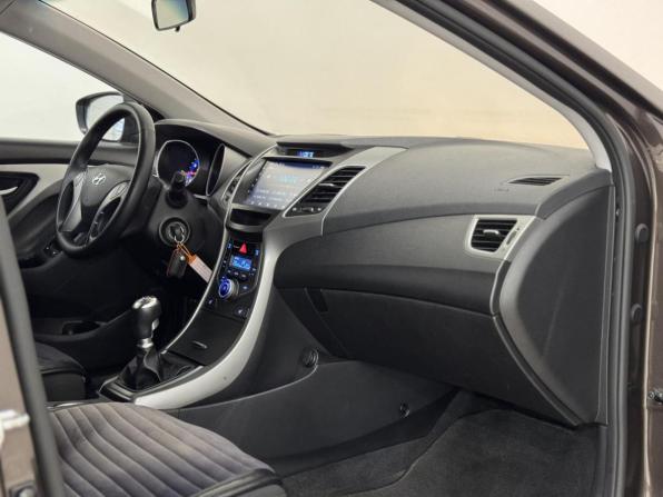 Hyundai Elantra V (MD) Рестайлинг с пробегом 2015 года, цена 1 399 000 рублей, 111991 км, седан, Автокод Объявления