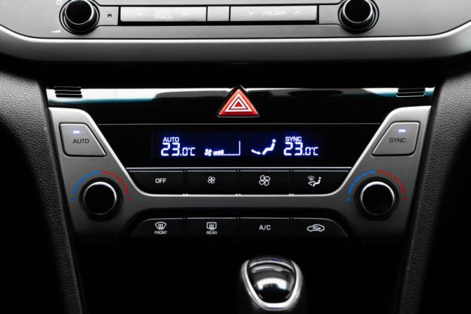 Hyundai Elantra VI (AD) с пробегом 2018 года, цена 1 650 000 рублей, 89970 км, седан, Автокод Объявления