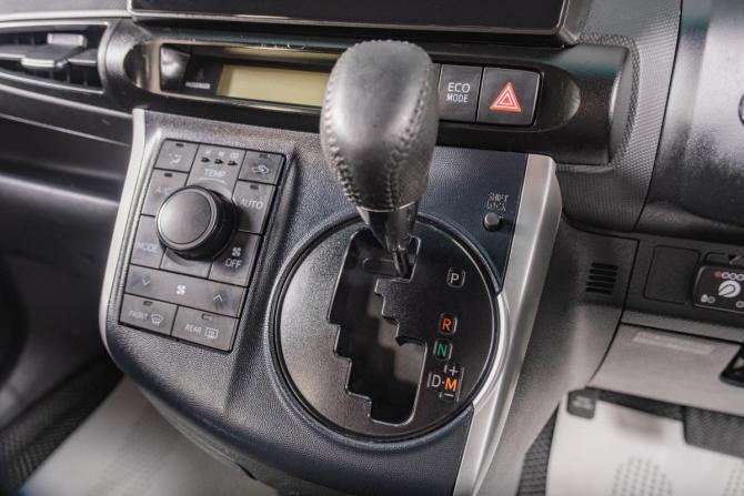 Toyota Wish II с пробегом 2010 года, цена 1 259 000 рублей, 165000 км, минивэн, Автокод Объявления