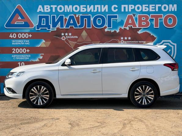 Mitsubishi Outlander III Рестайлинг 3 с пробегом 2022 года, цена 2 869 000 рублей, 30207 км, внедорожник, Автокод Объявления