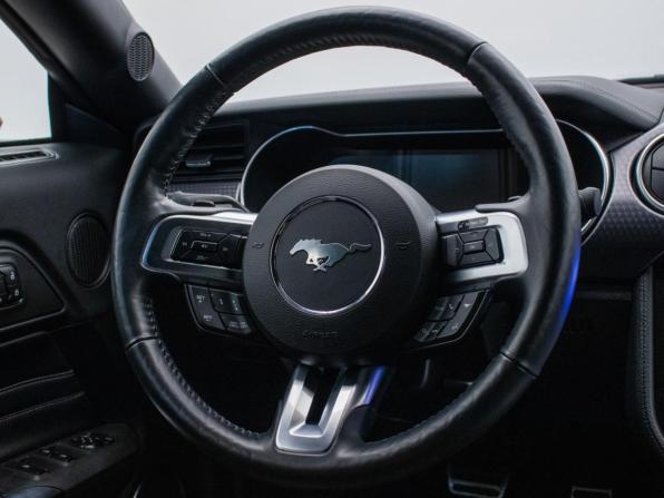Ford Mustang VI Рестайлинг с пробегом 2019 года, цена 4 490 000 рублей, 35754 км, кабриолет, Автокод Объявления