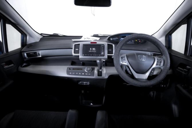 Honda Freed I Рестайлинг с пробегом 2013 года, цена 1 099 000 рублей, 202831 км, компактвэн, Автокод Объявления
