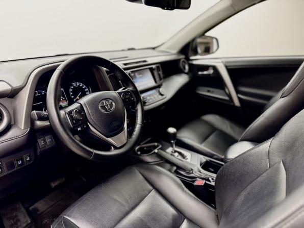 Toyota RAV4 IV (XA40) Рестайлинг с пробегом 2018 года, цена 2 615 000 рублей, 108560 км, внедорожник, Автокод Объявления