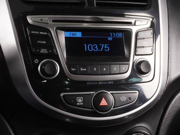 Hyundai Solaris I Рестайлинг с пробегом 2015 года, цена 1 065 000 рублей, 217179 км, седан, Автокод Объявления