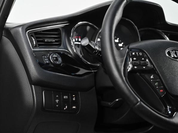 Kia Ceed II Рестайлинг с пробегом 2017 года, цена 1 249 000 рублей, 171000 км, хэтчбек, Автокод Объявления