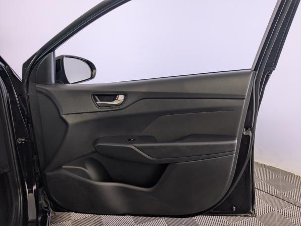Hyundai Solaris II Рестайлинг с пробегом 2021 года, цена 1 445 000 рублей, 112328 км, седан, Автокод Объявления