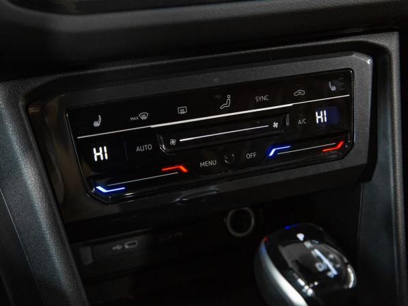 Volkswagen Tiguan II Рестайлинг с пробегом 2022 года, цена 2 850 000 рублей, 101000 км, внедорожник, Автокод Объявления
