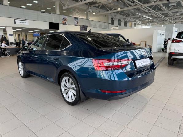 Skoda Superb III с пробегом 2018 года, цена 2 195 900 рублей, 106000 км, лифтбек, Автокод Объявления