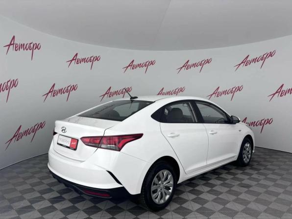 Hyundai Solaris II Рестайлинг с пробегом 2022 года, цена 1 369 000 рублей, 128093 км, седан, Автокод Объявления