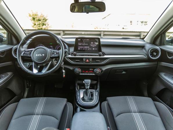 Kia Cerato IV Рестайлинг с пробегом 2022 года, цена 2 198 000 рублей, 99299 км, седан, Автокод Объявления