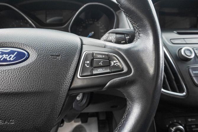 Ford Focus III Рестайлинг с пробегом 2018 года, цена 999 000 рублей, 180000 км, хэтчбек, Автокод Объявления