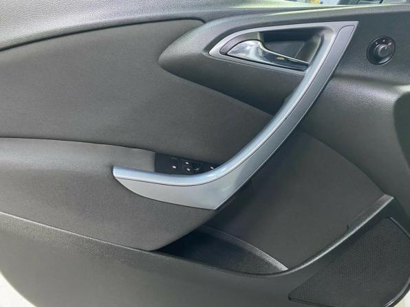Opel Astra J Рестайлинг с пробегом 2014 года, цена 777 920 рублей, 181897 км, седан, Автокод Объявления