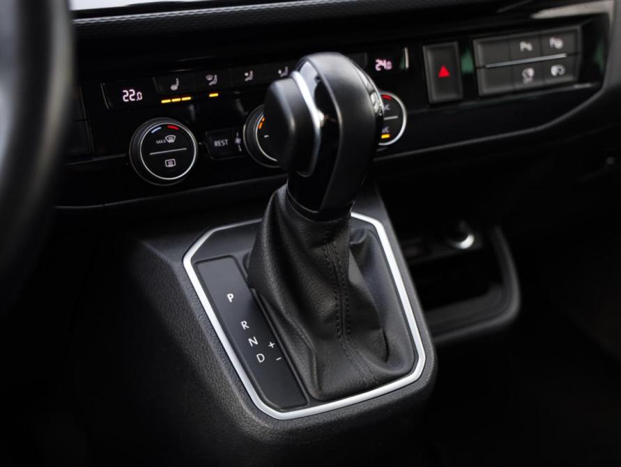 Volkswagen Multivan T6 Рестайлинг Санкт-Петербург  - изображение 22