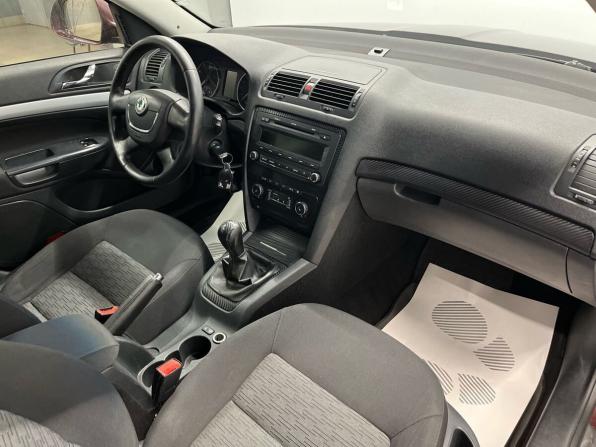 Skoda Octavia II (A5) Рестайлинг с пробегом 2010 года, цена 579 000 рублей, 255825 км, лифтбек, Автокод Объявления