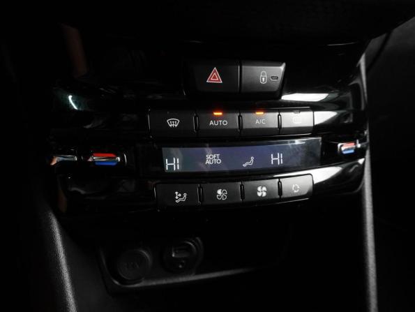 Peugeot 2008 I с пробегом 2014 года, цена 799 000 рублей, 109053 км, внедорожник, Автокод Объявления