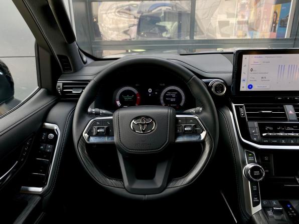 Новый Toyota Land Cruiser 300 Series 2025 года, цена 16 000 000 рублей, внедорожник, Автокод Объявления