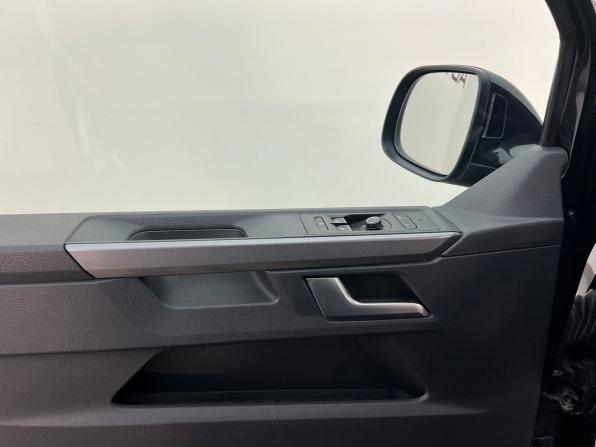 Volkswagen Multivan T6 Рестайлинг с пробегом 2021 года, цена 7 100 000 рублей, 85370 км, минивэн, Автокод Объявления