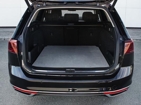 Volkswagen Passat B8 Рестайлинг с пробегом 2020 года, цена 2 970 000 рублей, 134774 км, универсал, Автокод Объявления