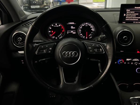 Audi A3 III (8V) Рестайлинг с пробегом 2018 года, цена 1 999 001 рубль, 111527 км, седан, Автокод Объявления