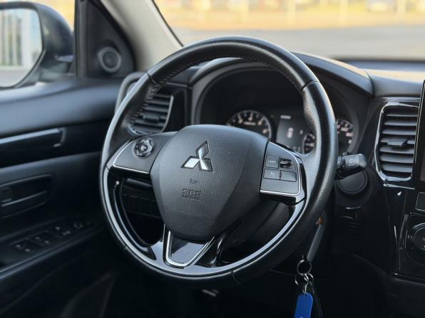 Mitsubishi Outlander III Рестайлинг 3 с пробегом 2018 года, цена 1 860 000 рублей, 123780 км, внедорожник, Автокод Объявления