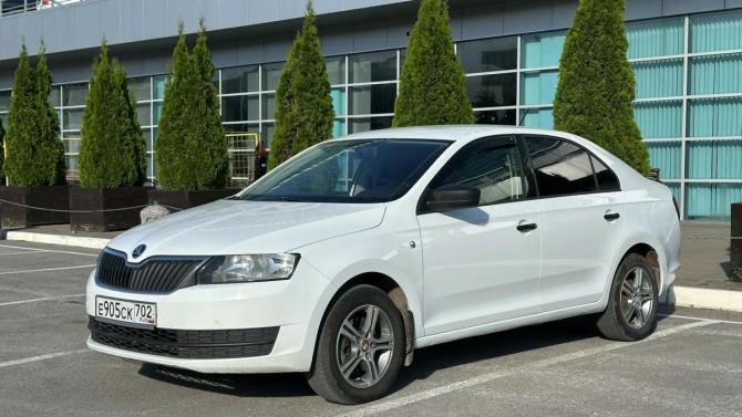 Skoda Rapid I с пробегом 2014 года, цена 695 000 рублей, 217950 км, лифтбек, Автокод Объявления